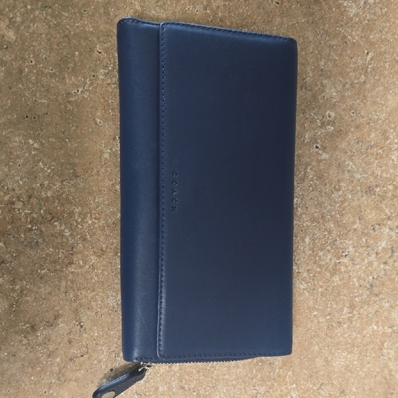 Vintage Coach Blue Wallets Structured Design - Picture 1 of 9